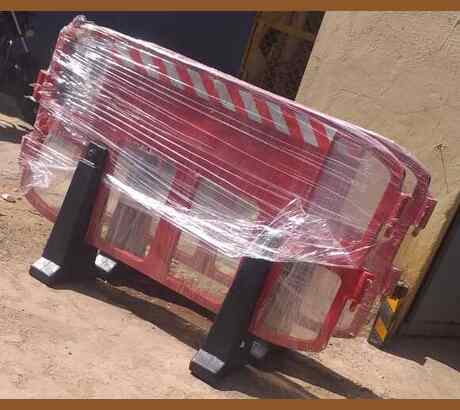 pvc-fence-barricade-01