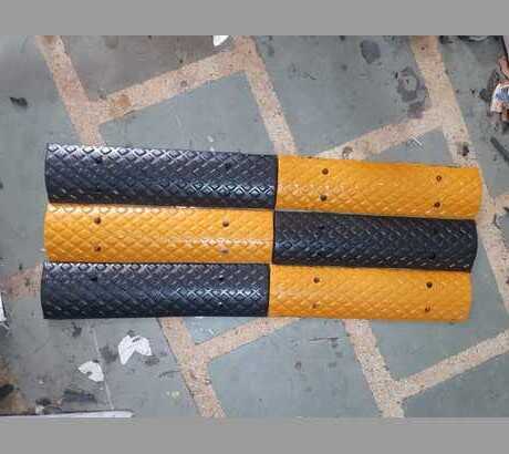 rubber-road-hump-75mm-dimond 